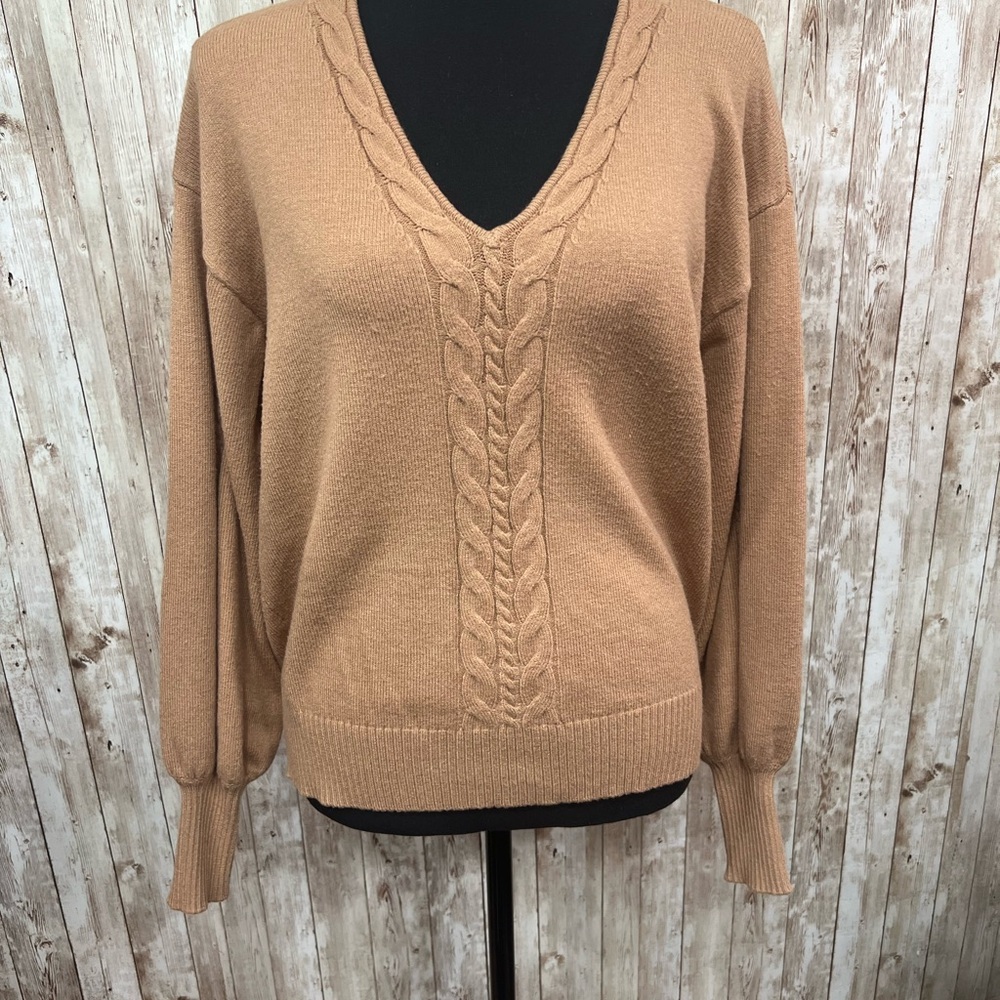Ellen Tracy Tan‎ V-Neck Sweater with Cable Knit Design